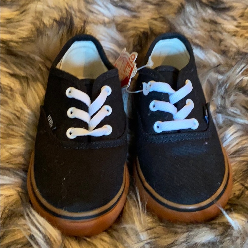 NWT toddler gumsole vans